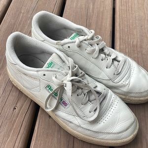 Vintage Reebok tennis shoes
